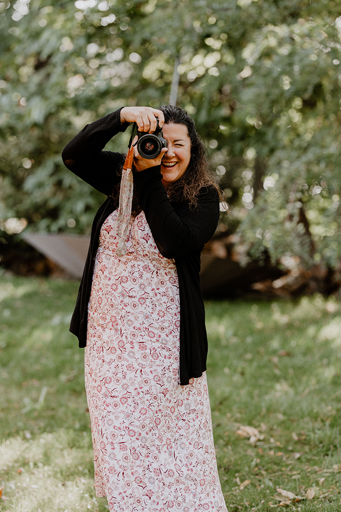 Laetitia-krokus-photographe-vidéaste-yvelines-loiret-grossesse-naissance-famille-mariage-a-propos